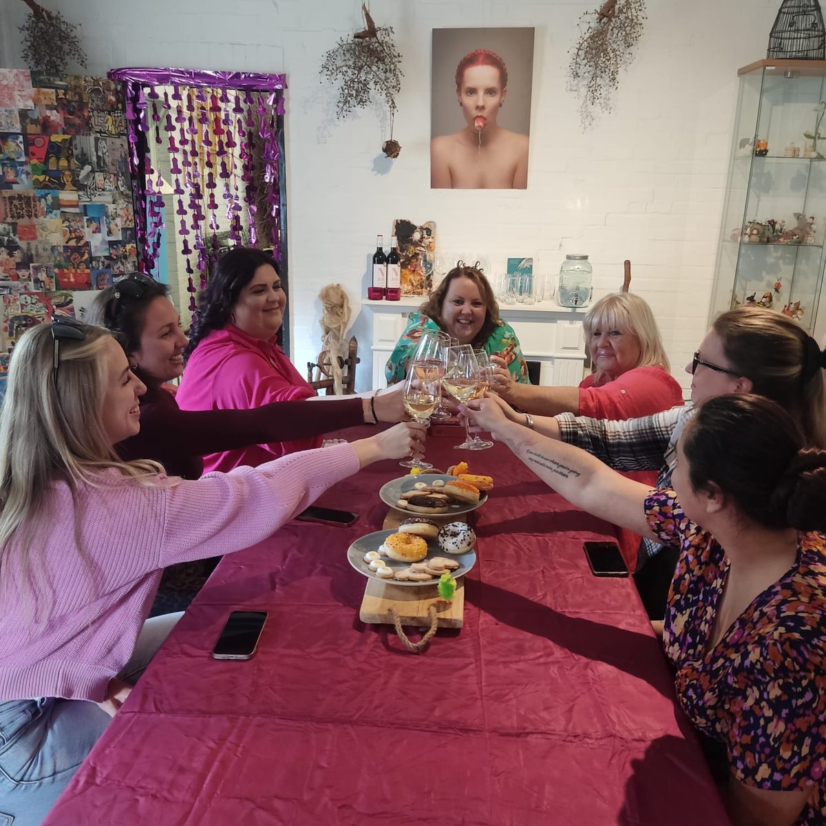 Bodypaint workshop voor vrijgezellenfeesten en groepsuitjes